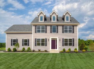 81 Ridgeline Dr, Poughkeepsie, NY 12603