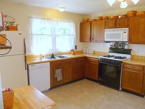 4th image of 4040 Bugle Bend Dr