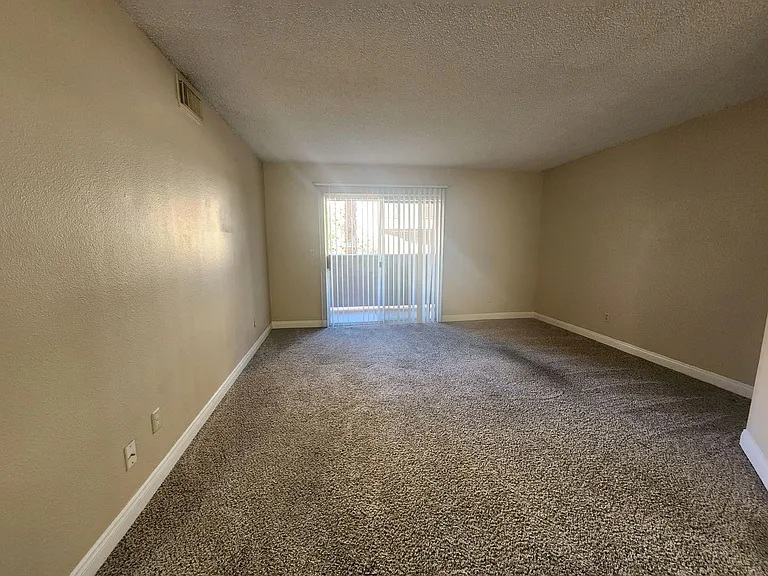 2750 S Durango Dr #1078 — Photo 6