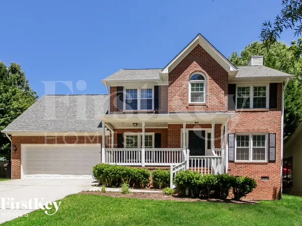 3005 Pinnacle Ct, High Point, NC 27265