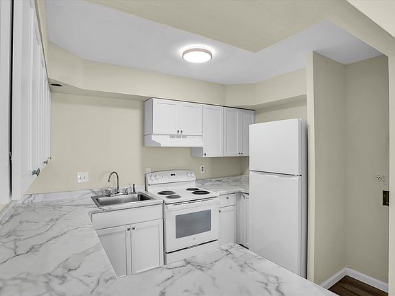 5th image of 253 Keystone Dr #4