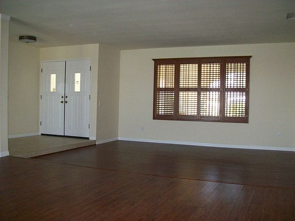 Living room_09032013