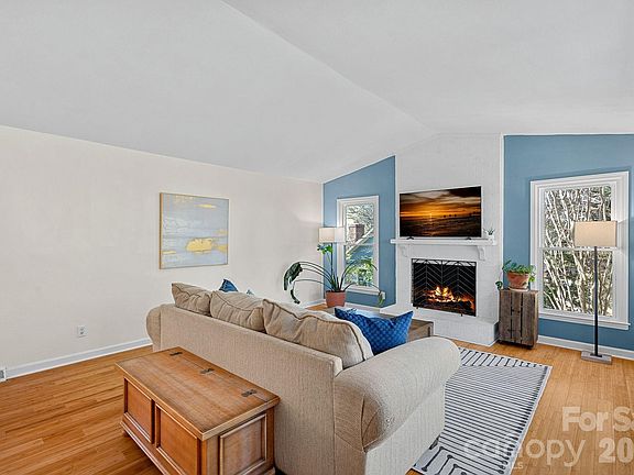 2nd image of 5236 Auburndale Rd