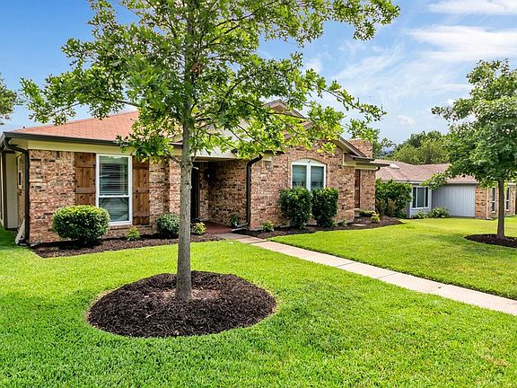 3rd image of 2618 W Wentwood Dr