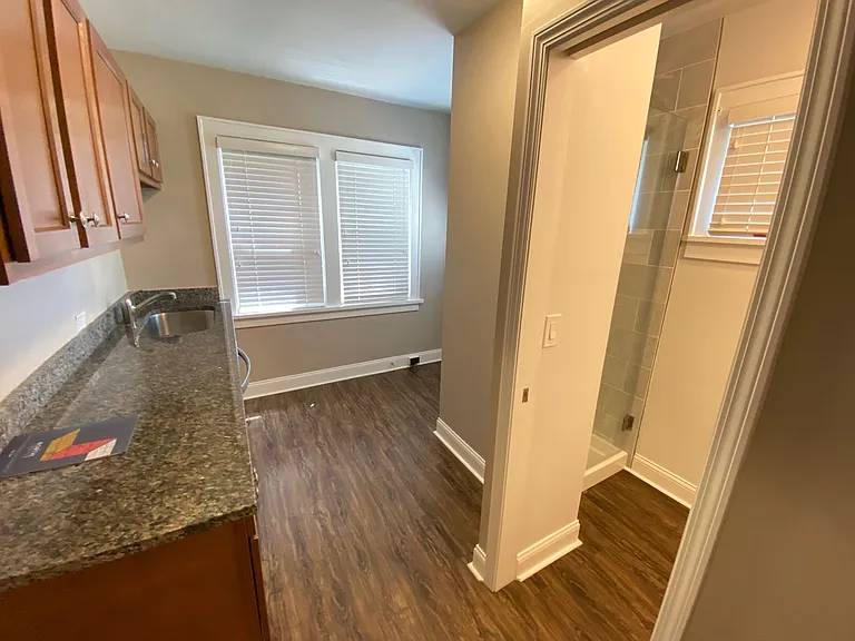 E 15th Ave 425-427 TNB — Photo 8