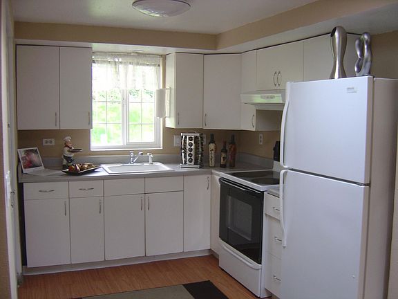 Flowing and functional kitchen with plenty of storage space