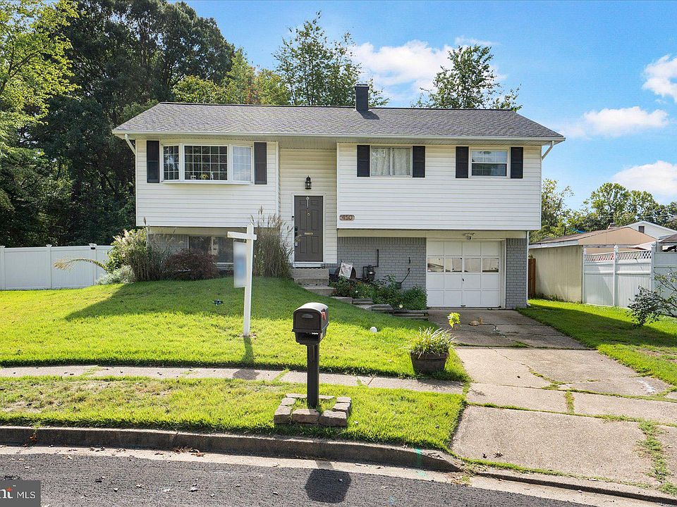 1st image of 450 Phirne Ct E