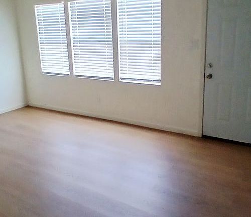 4th image of 837 W 95th St #841-1/2