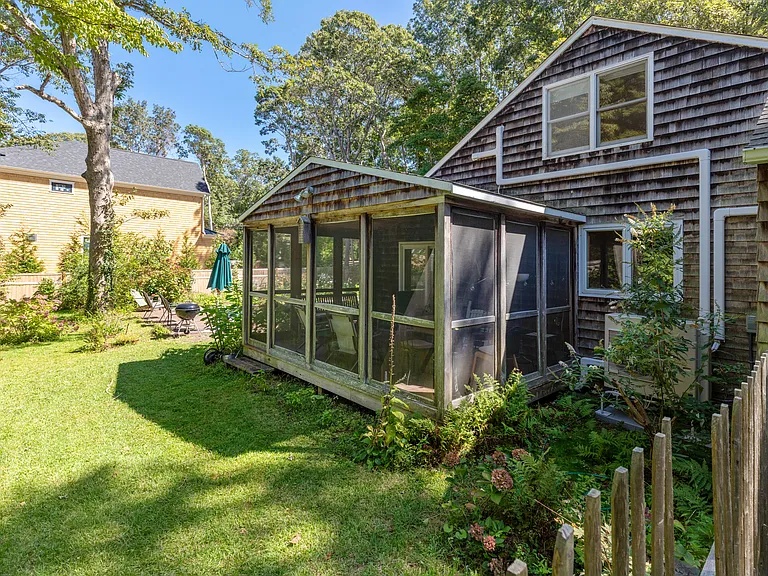 5 Peconic Bay Ave — Photo 17