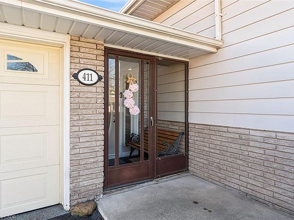 3rd image of 411 Bryant Cres