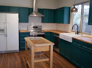369 La Chamisal Ln NW, Los Ranchos De Albuquerque, NM 87107