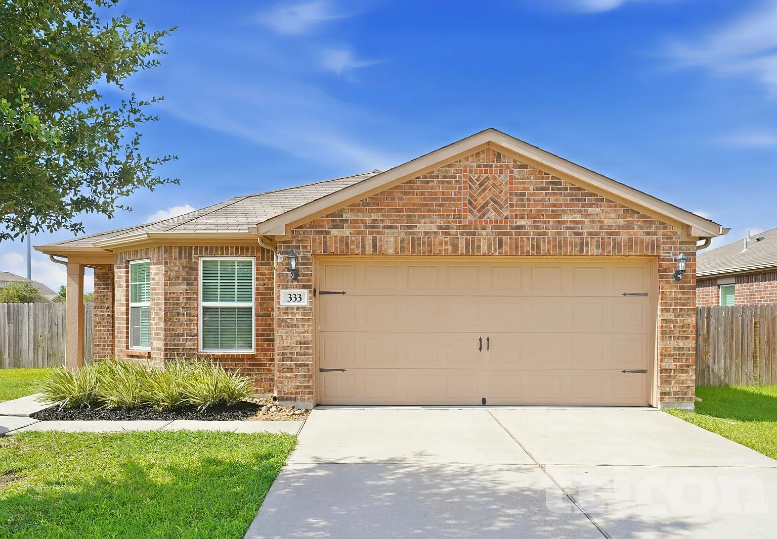 333 Summer Horse Drive La Marque TX — Photo 2