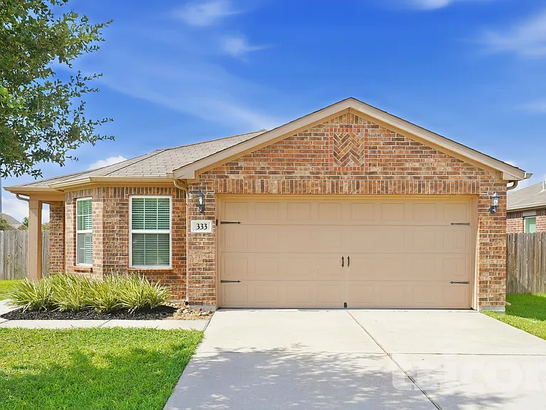 333 Summer Horse Dr — Photo 2
