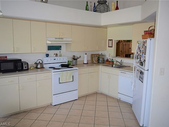 5th image of 910-912 Cape Coral Pkwy W