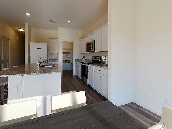 4th image of 5612 W MOODY Trail