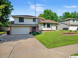 8907 S 142nd Avenue Cir, Omaha, NE 68138