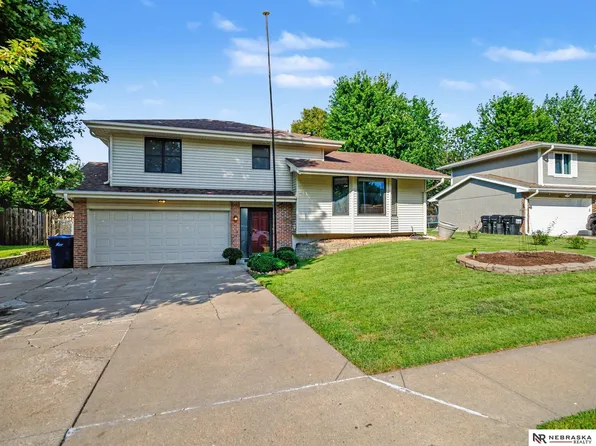 8907 S 142nd Avenue Cir, Omaha, NE 68138