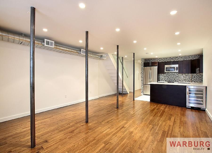 1st image of 534 W 43rd St