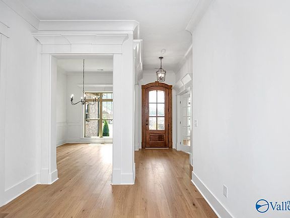 4th image of 1302 Camellia Court Cir