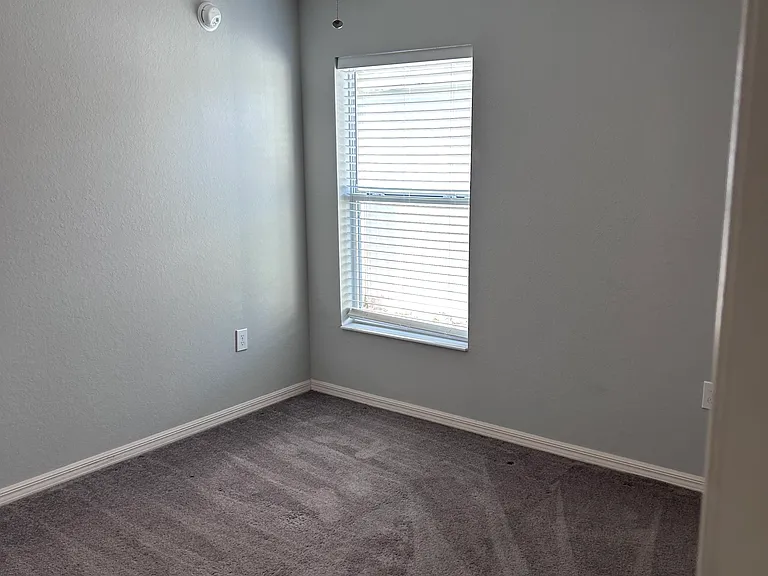 336 Saint Georges Cir — Photo 9
