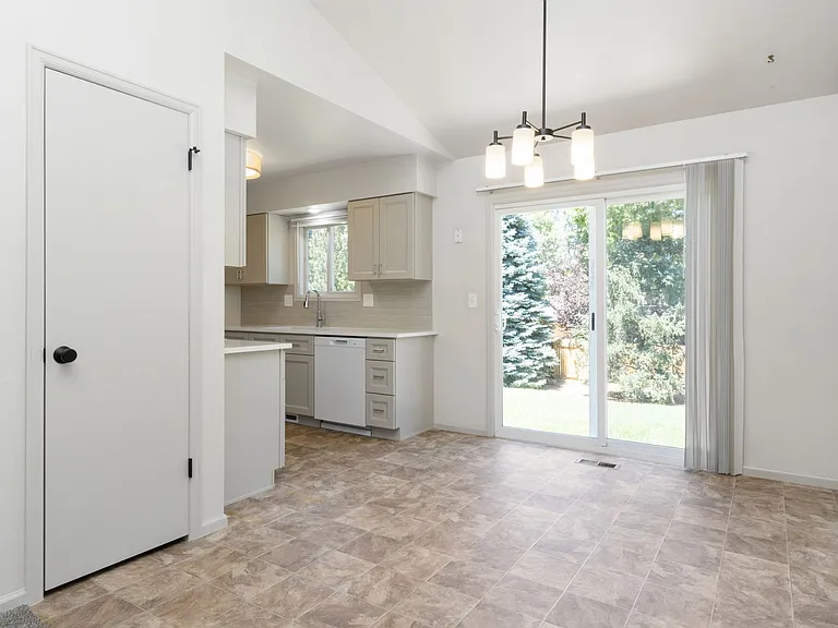 1956 Promenade Way — Photo 2