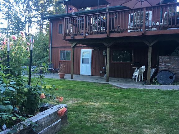 2nd image of 109 182nd Ave E