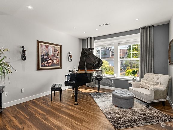 4th image of 6857 Montevista Drive SE