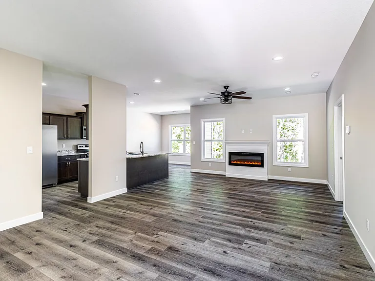1205 Stonehaven Dr — Photo 8