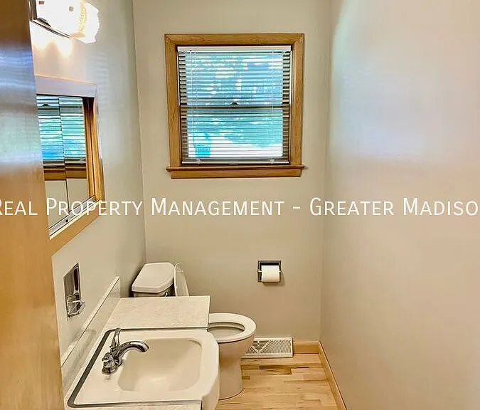 6003 Queens Way — Photo 6