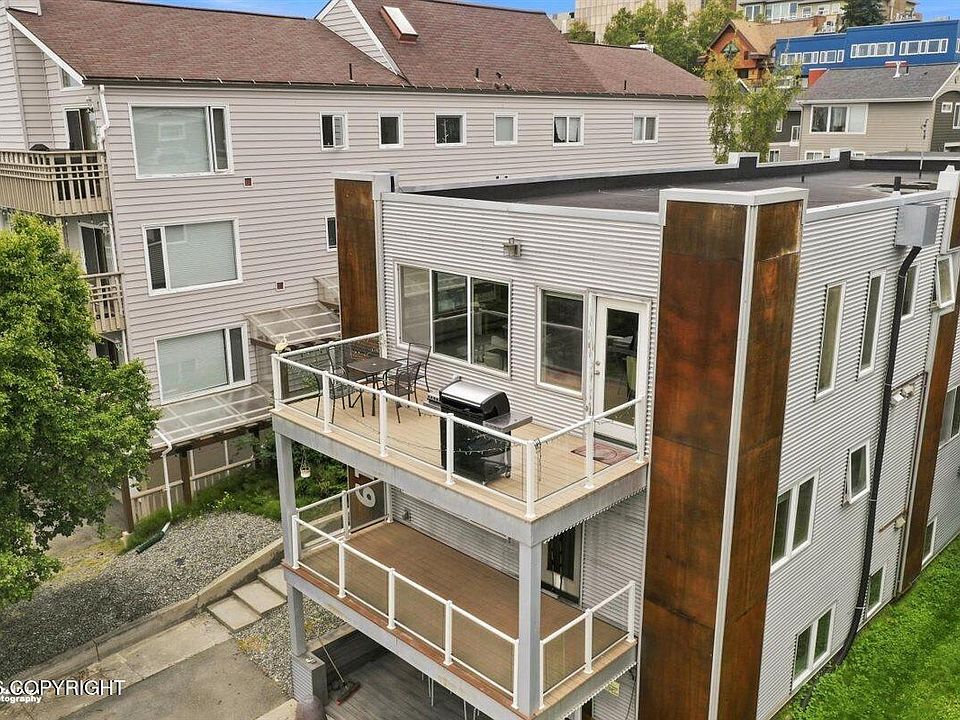 1st image of 617 N St APT C