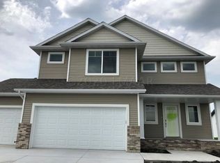 567 Hunters Dr S, Moorhead, MN