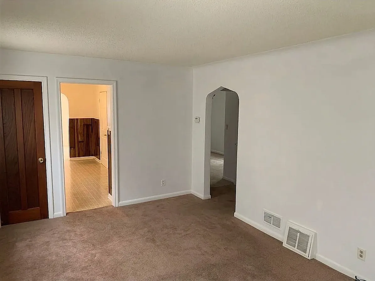 Charming 3-Bed Home with Modern Updates in Toledo 4726 Burnham Ave — Photo 3