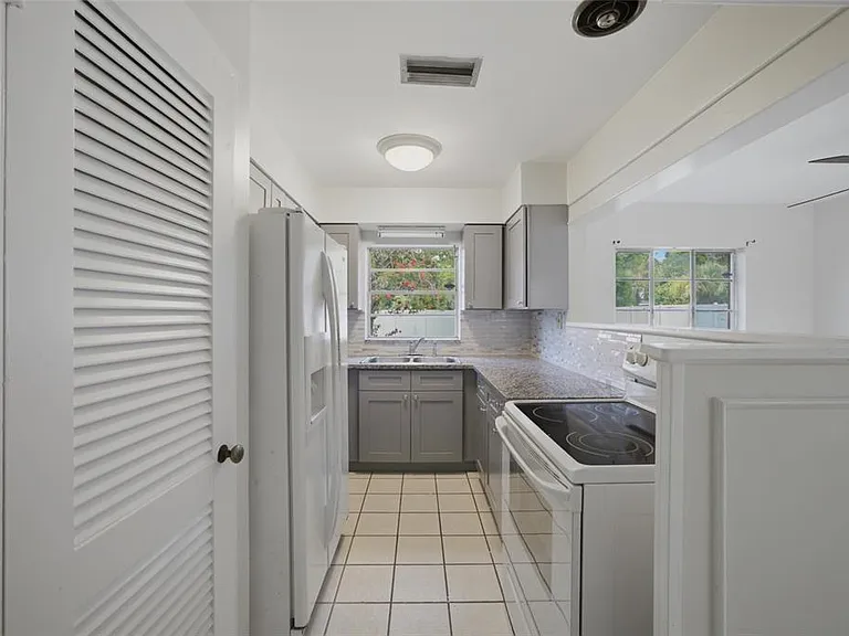 808 N Macdill Ave — Photo 11