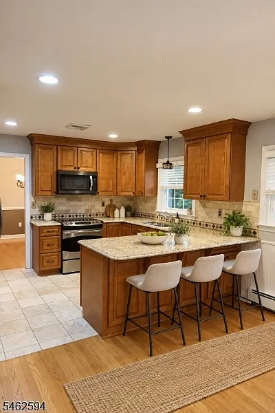 4 bed, 2.0 bath, $4,000 — Photo 4