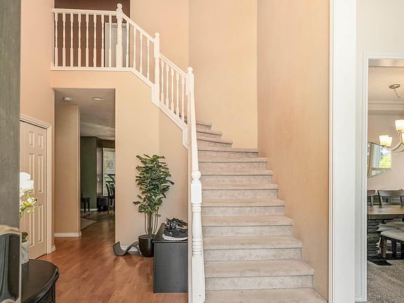 4th image of 595 Harbourtown Ct SE