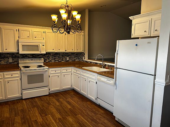 2nd image of 3255 Wilderness Trl