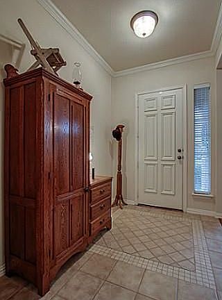 3rd image of 2818 Pioneer Dr
