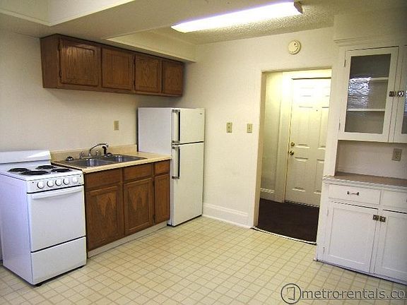 3rd image of 1544 E Broad St #1814