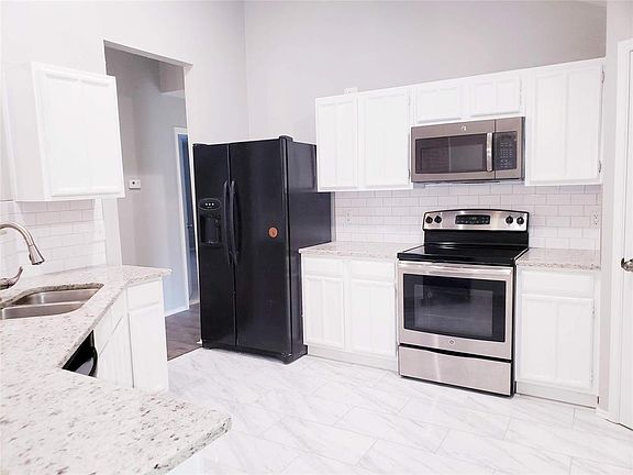 5th image of 3117 Shadywood Ct