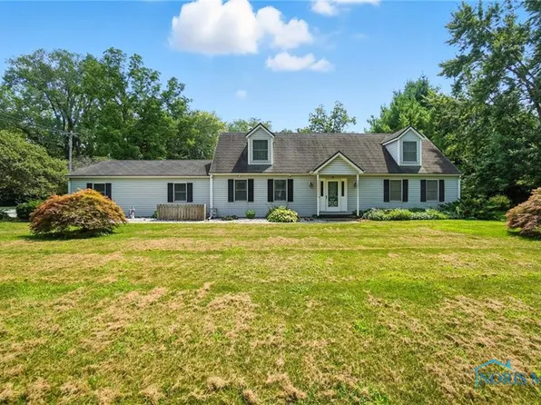 120 Moore St, Pemberville, OH 43450