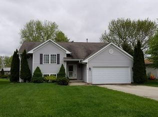 104 Falcon Way SW, Poplar Grove, IL 61065