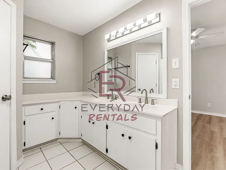 1310 Goodhue Dr — Photo 11