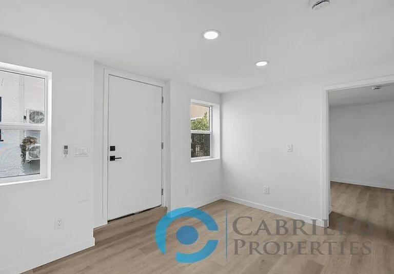 4571 North Ave #C — Photo 3