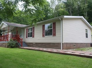 4143 Wills Creek Rd, Elkview, WV 25071