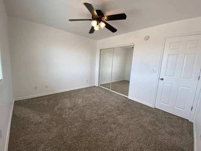 6582 W Hershey Way — Photo 13
