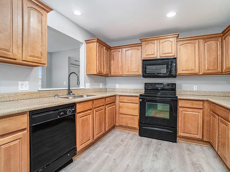 University Park TownHomes - 16478 — Photo 19