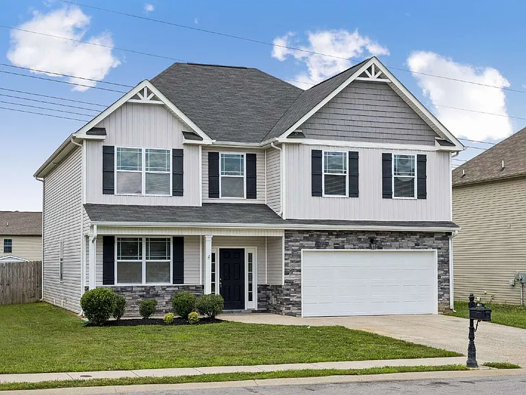 1240 Winterset Dr — Photo 4