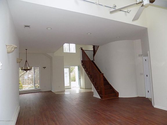 4th image of 350 Rolling Hills Dr