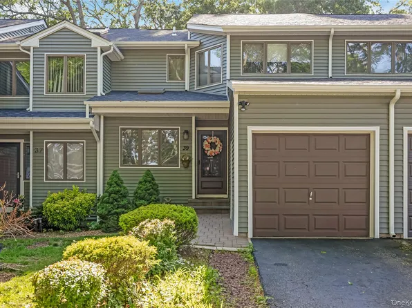 39 Jeremy Circle, Nesconset, NY 11767