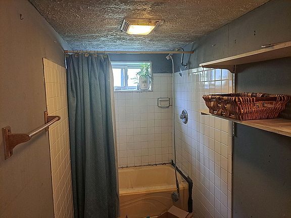 3rd image of 1107 New Hampshire Ave